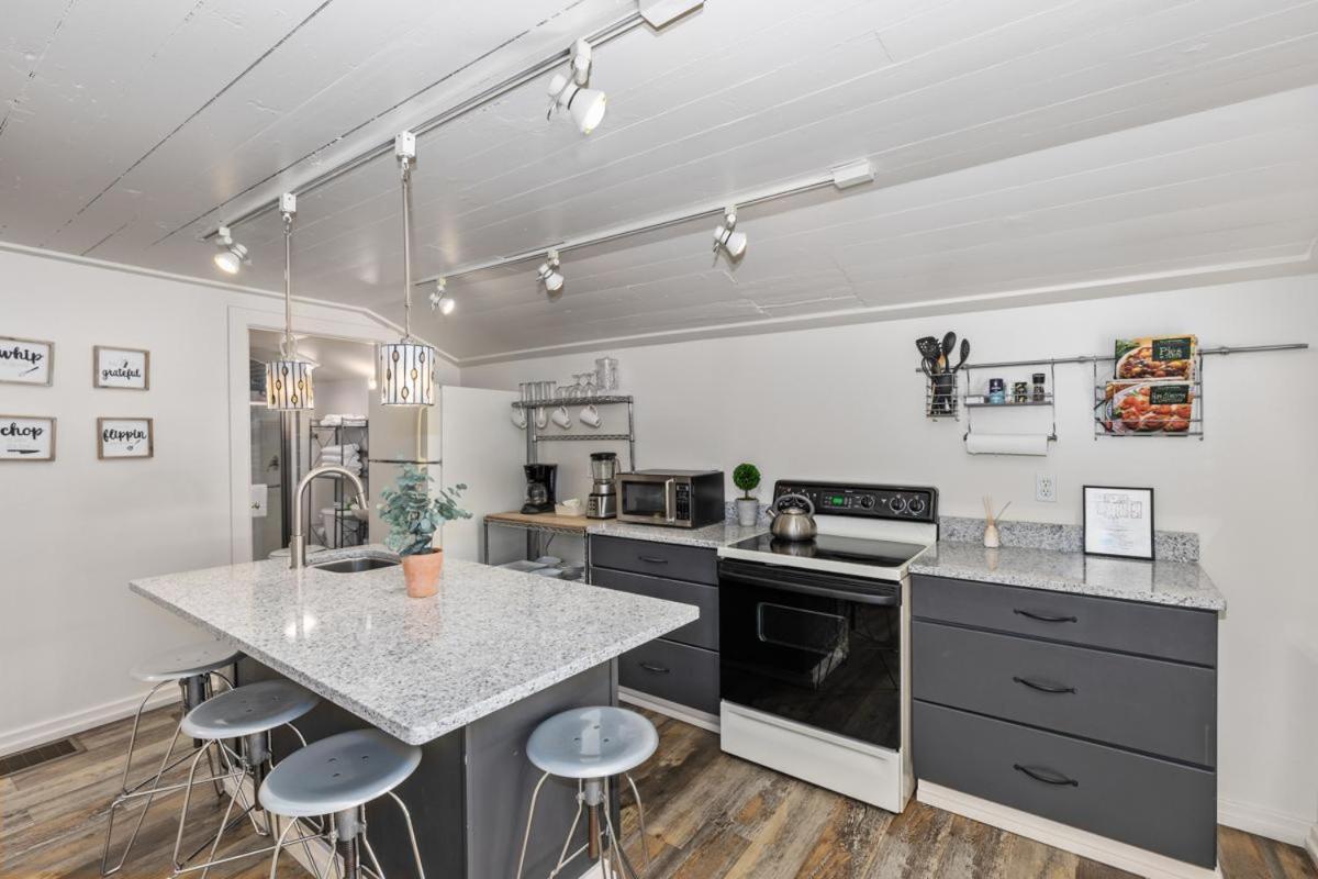 Hummingbird Apartment Saugatuck Exterior photo