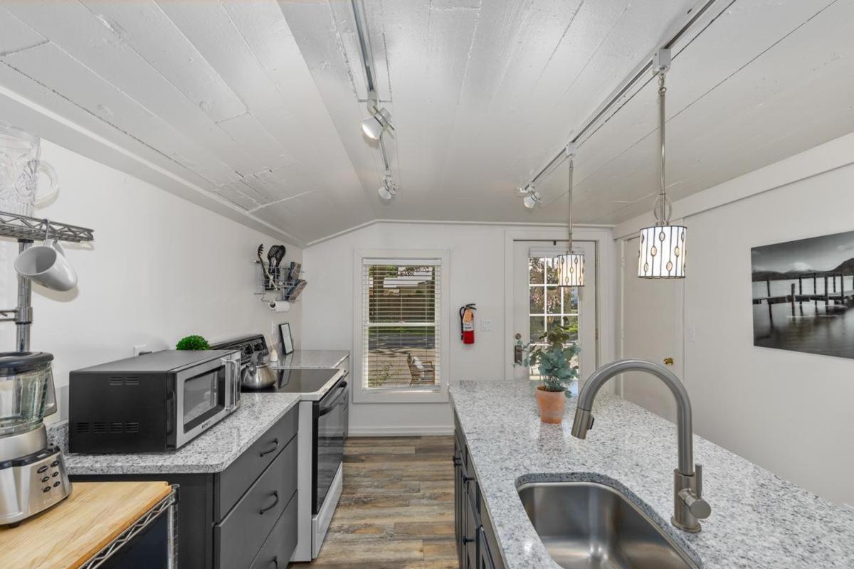 Hummingbird Apartment Saugatuck Exterior photo