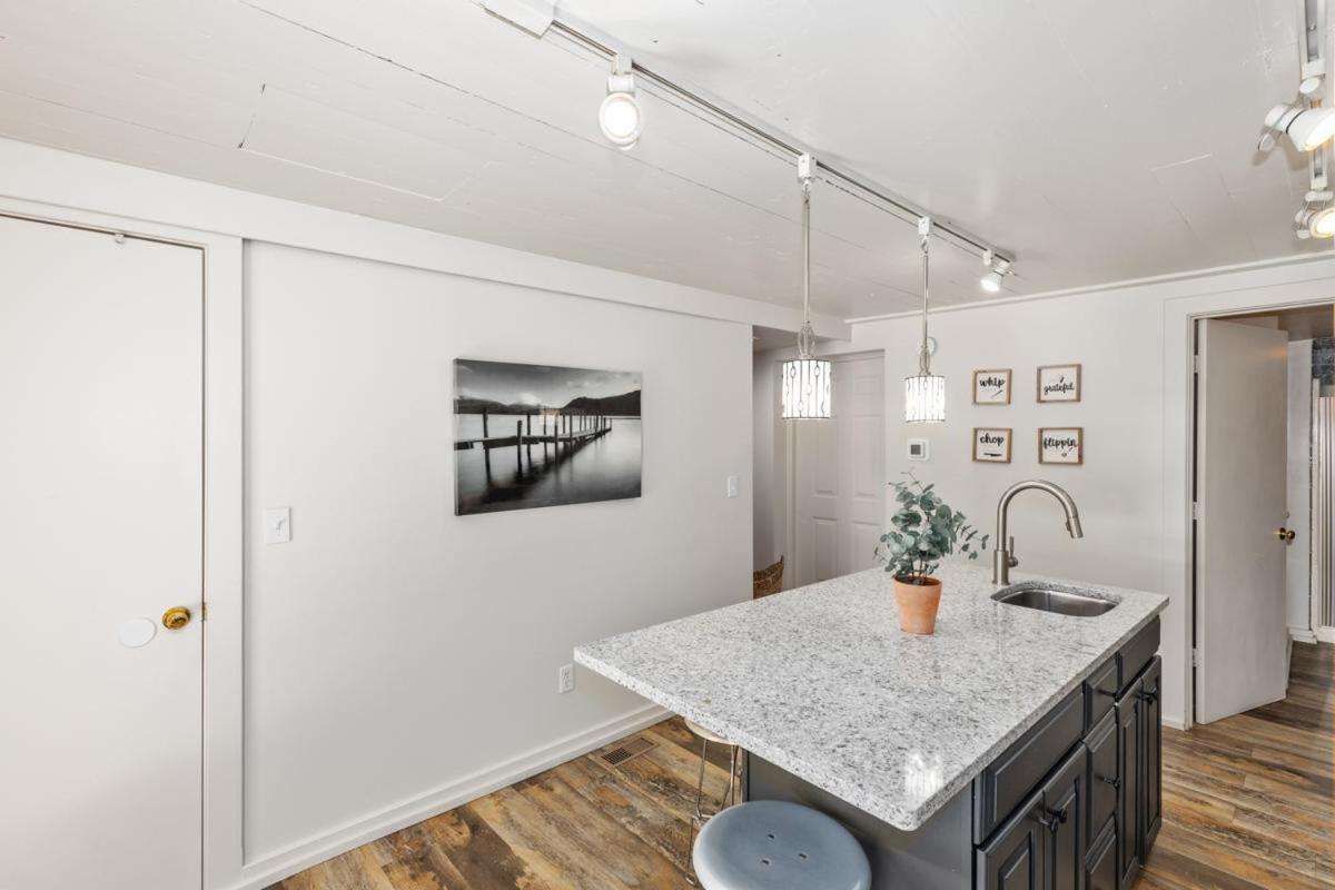 Hummingbird Apartment Saugatuck Exterior photo